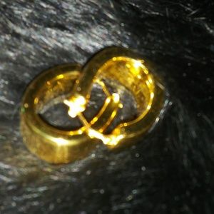 14 kt Gold hoop earrings